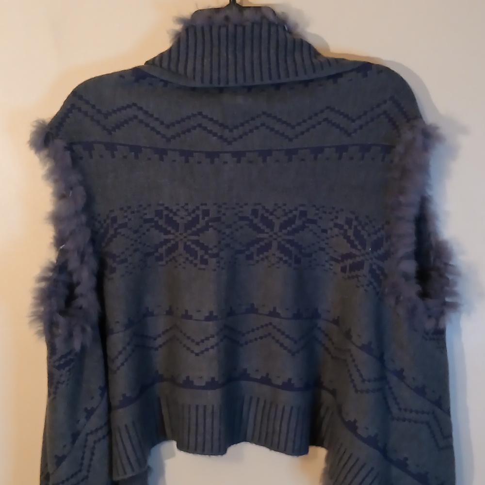 SAACHI Women's Faux Fur Shawl - Picture 3 of 6